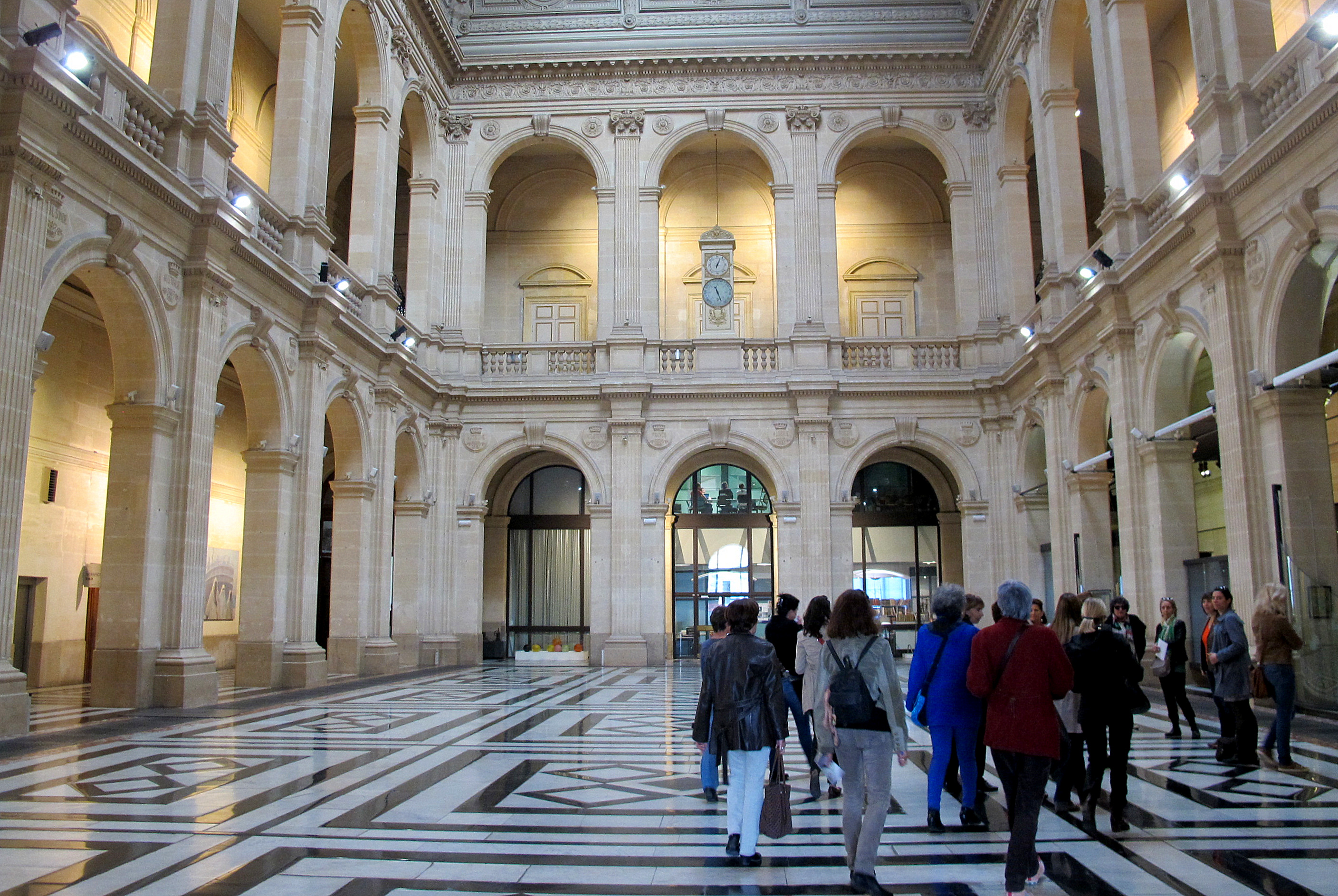 Visite guidée du Palais de la Bourse à Marseille